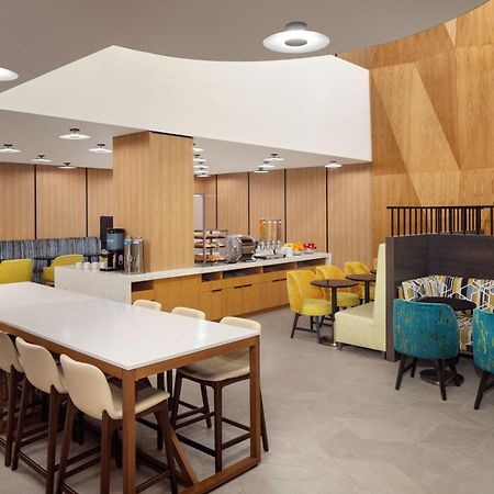 Hampton Inn By Hilton New York Times Square Exteriör bild